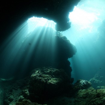 海底的聖光